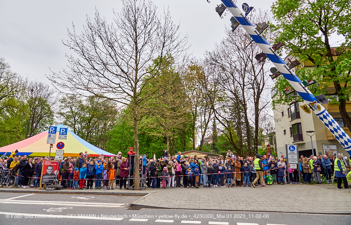 01.05.2023 - Maibaumaufstellung in Berg am Laim